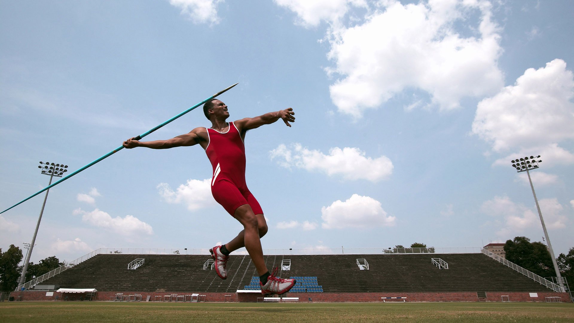 _水上冲浪碟：漂浮中的极速体验_，水上冲浪项目